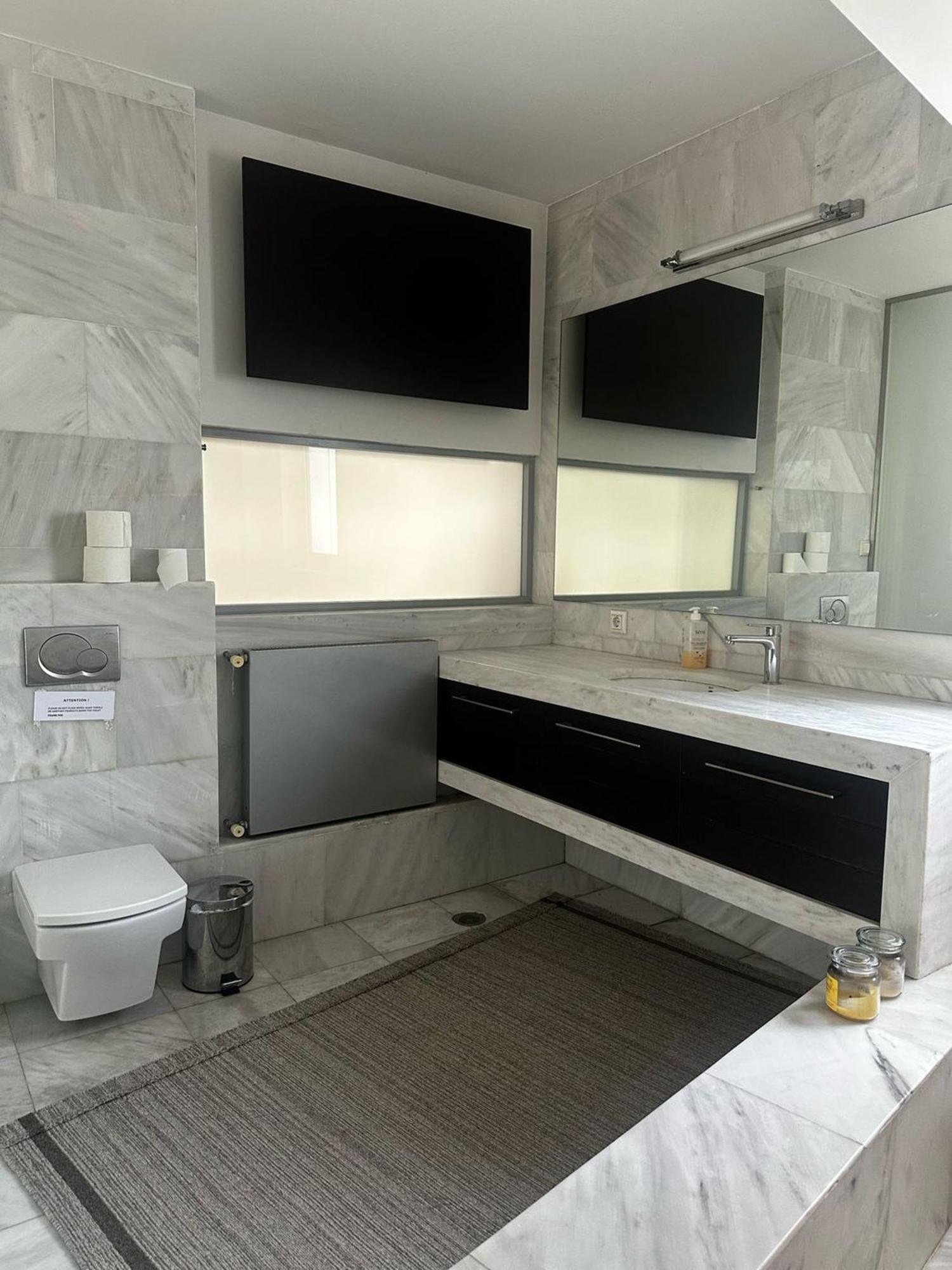 Spacious Stylish Flat At Acropolis Area! Ateny Zewnętrze zdjęcie